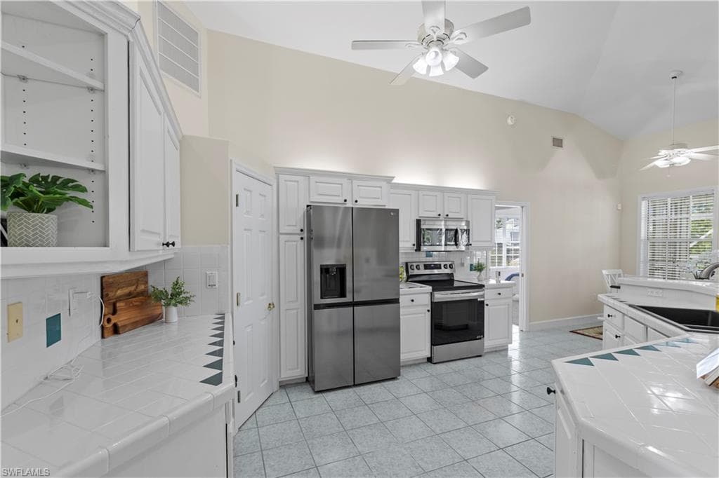 6185 Cocos Dr, Fort Myers, FL 33908-10