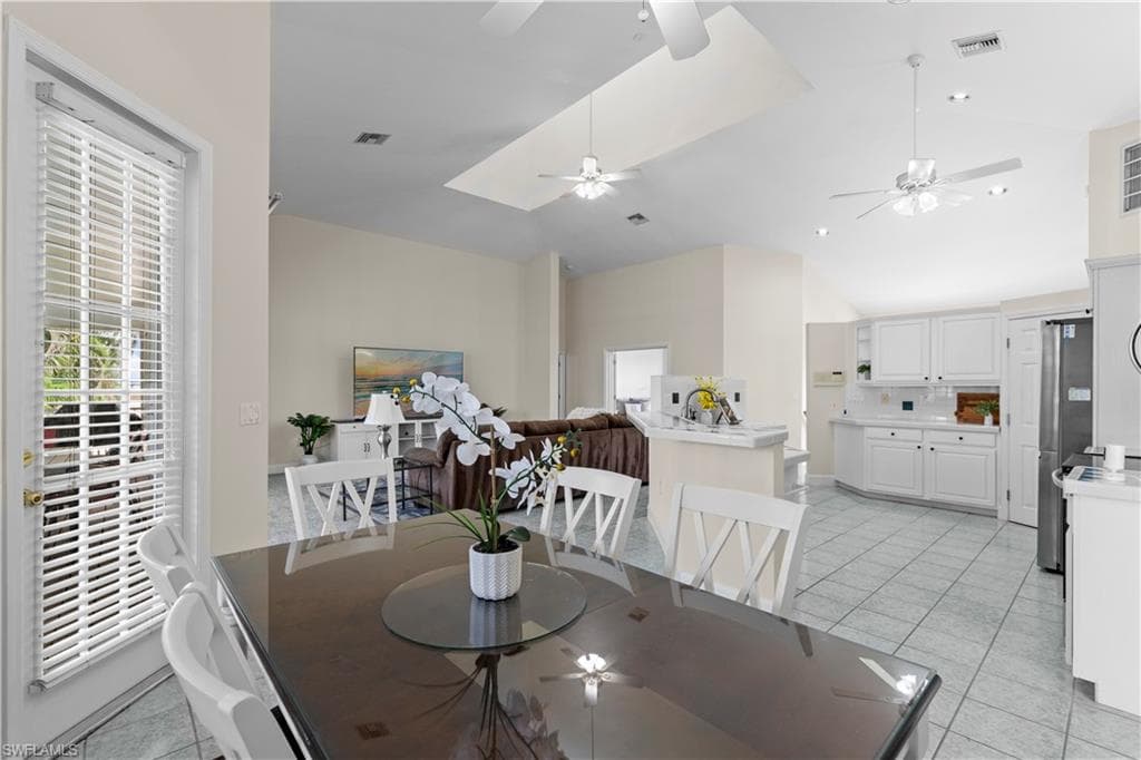 6185 Cocos Dr, Fort Myers, FL 33908-12