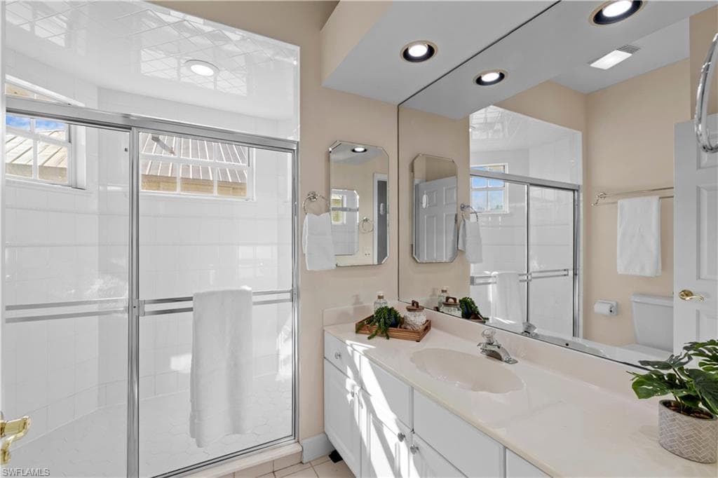 6185 Cocos Dr, Fort Myers, FL 33908-25