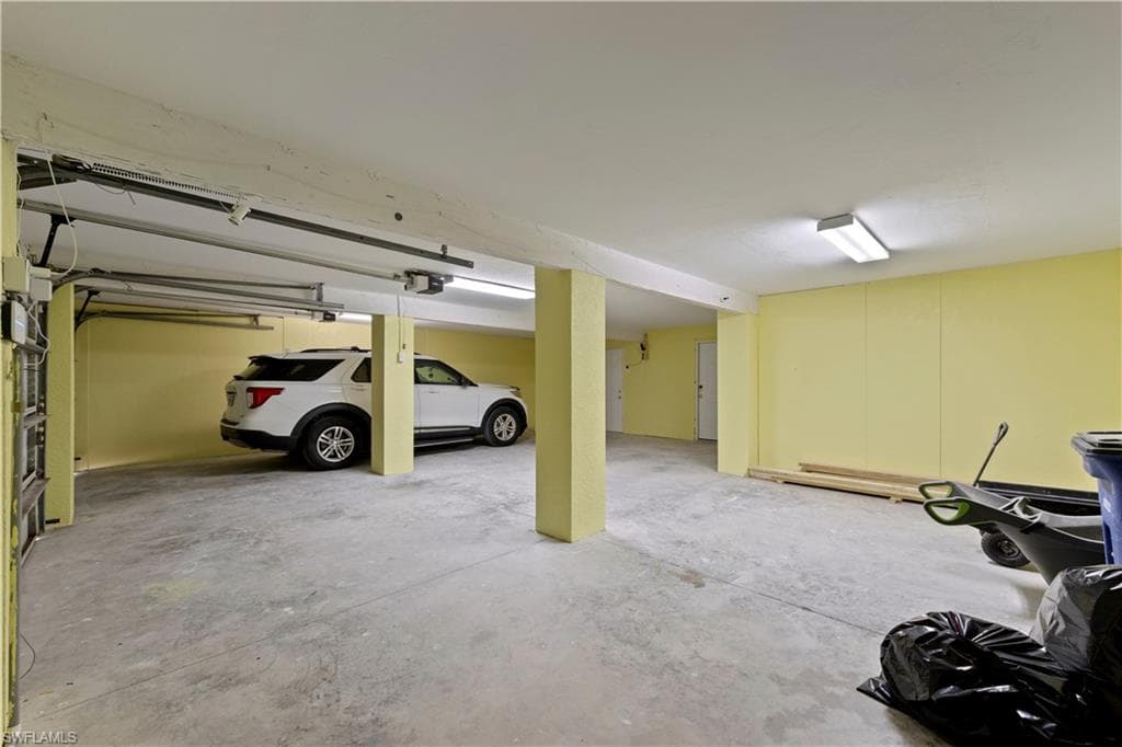 6185 Cocos Dr, Fort Myers, FL 33908-44