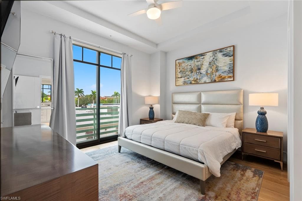 101 8th St S 201, Naples, FL 34102-8