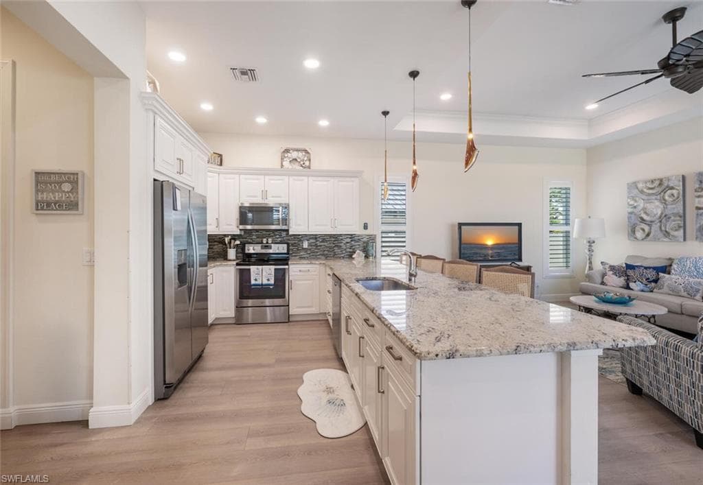 730 95th Ave N, Naples, FL 34108-8