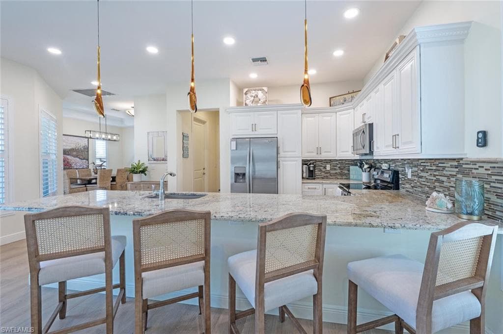 730 95th Ave N, Naples, FL 34108-12