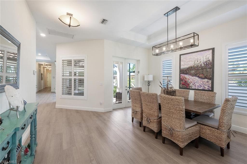 730 95th Ave N, Naples, FL 34108-4