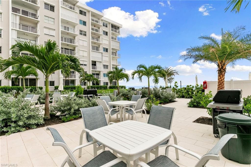 3443 Gulf Shore Blvd N 204, Naples, FL 34103-24