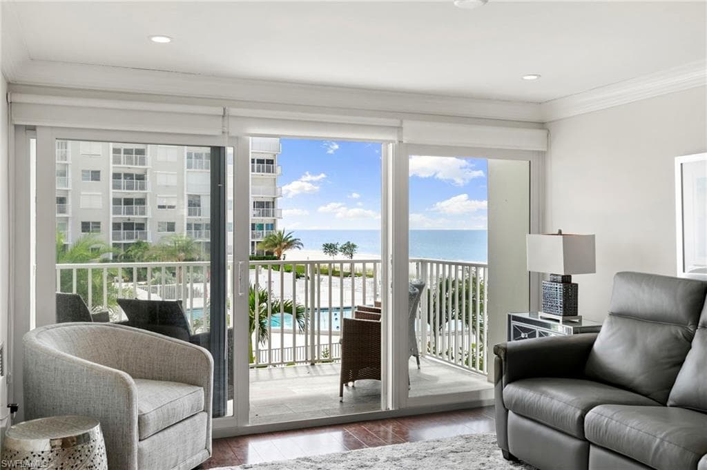 3443 Gulf Shore Blvd N 204, Naples, FL 34103-4