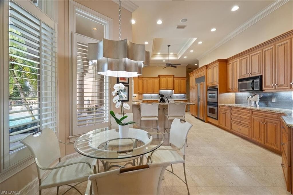 550 21st Ave S, Naples, FL 34102-13