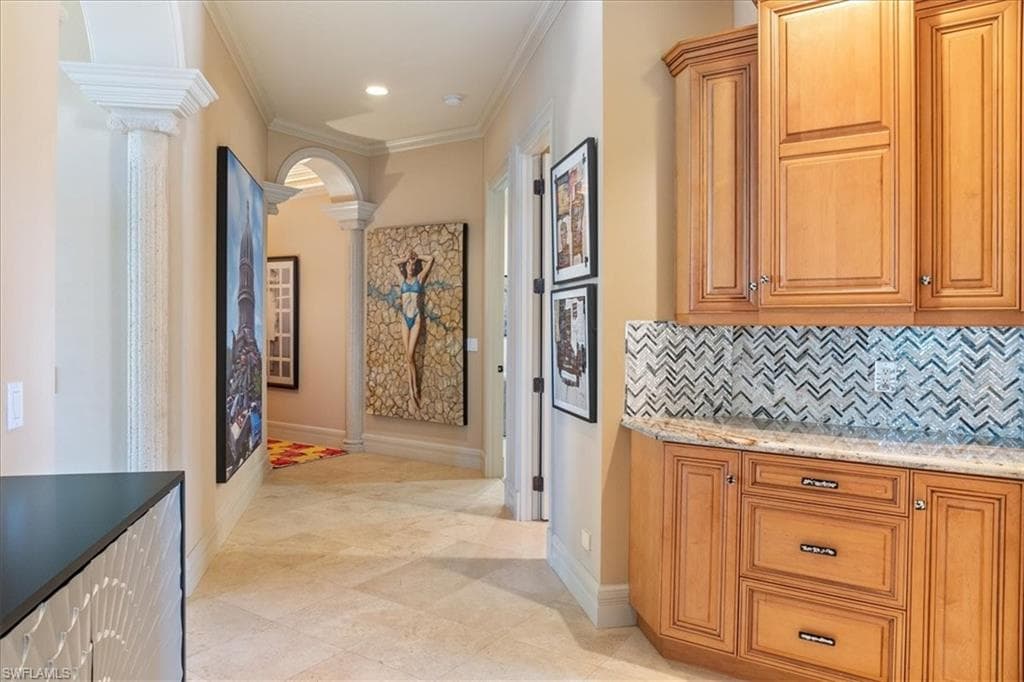 550 21st Ave S, Naples, FL 34102-14