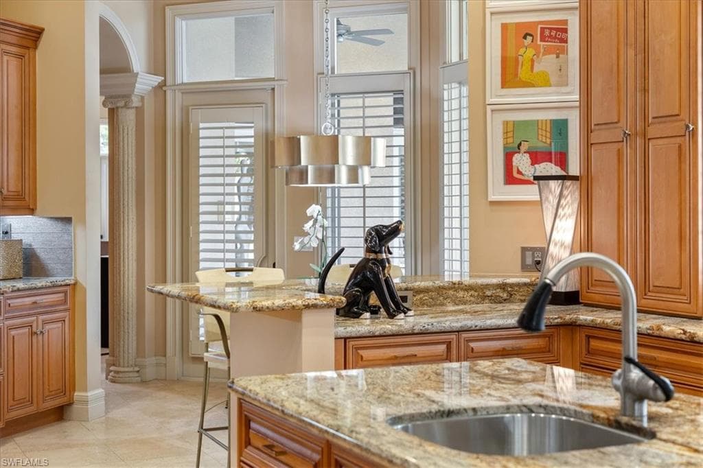 550 21st Ave S, Naples, FL 34102-16