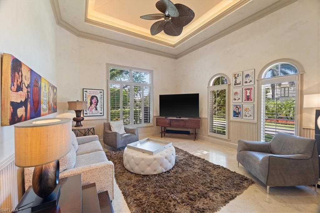 550 21st Ave S, Naples, FL 34102-18