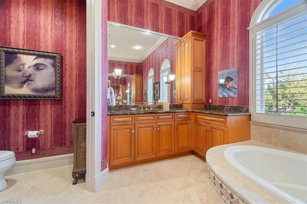 550 21st Ave S, Naples, FL 34102-27