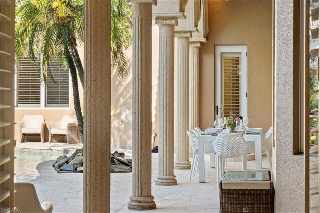 550 21st Ave S, Naples, FL 34102-38