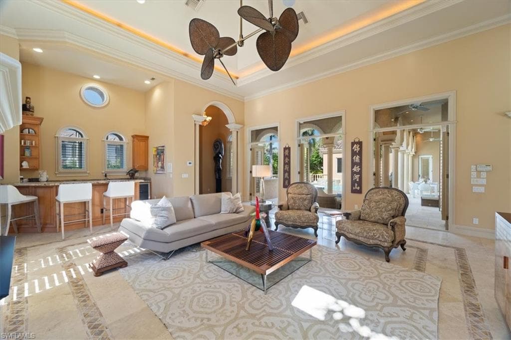 550 21st Ave S, Naples, FL 34102-4