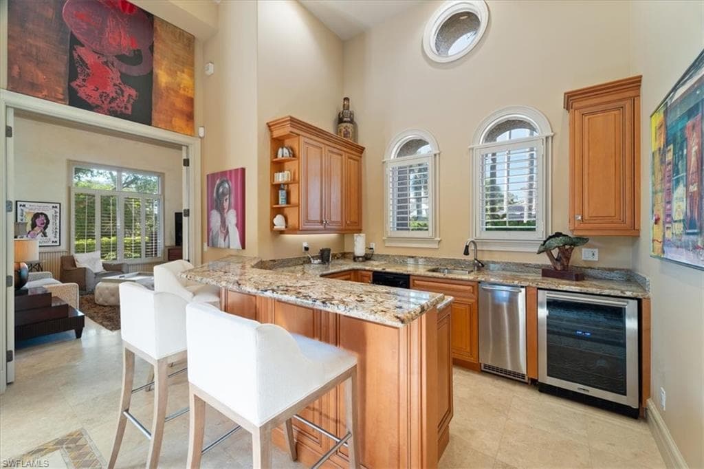 550 21st Ave S, Naples, FL 34102-6