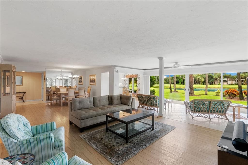 105 Clubhouse Ln C189, Naples, FL 34105-8