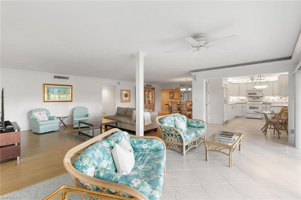 105 Clubhouse Ln C189, Naples, FL 34105-11