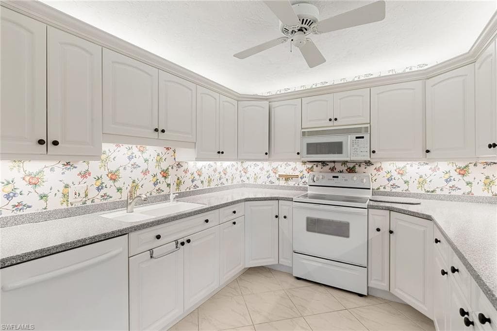 105 Clubhouse Ln C189, Naples, FL 34105-13