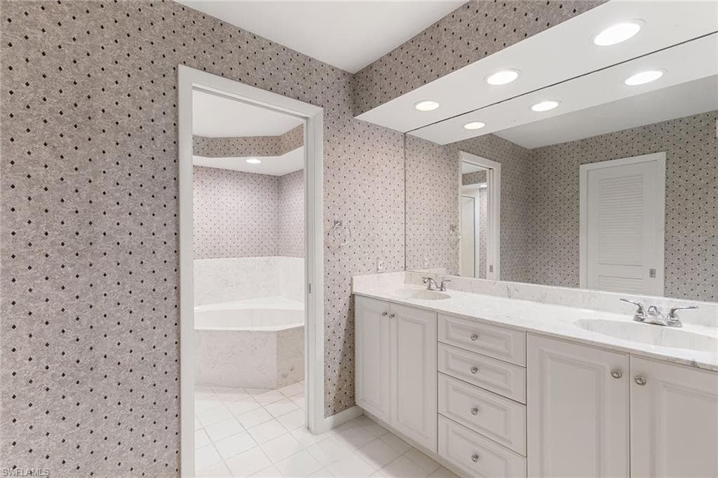 105 Clubhouse Ln C189, Naples, FL 34105-16
