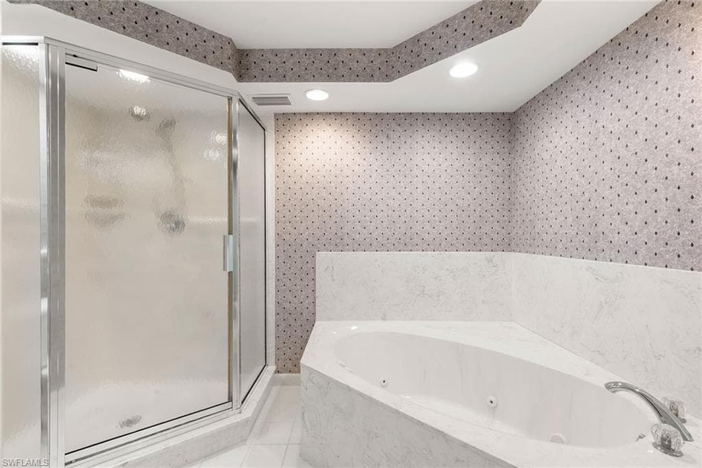 105 Clubhouse Ln C189, Naples, FL 34105-17