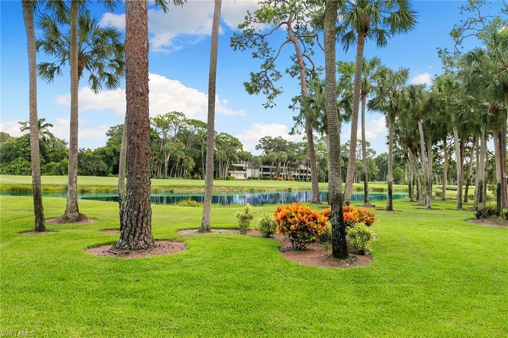 105 Clubhouse Ln C189, Naples, FL 34105-2