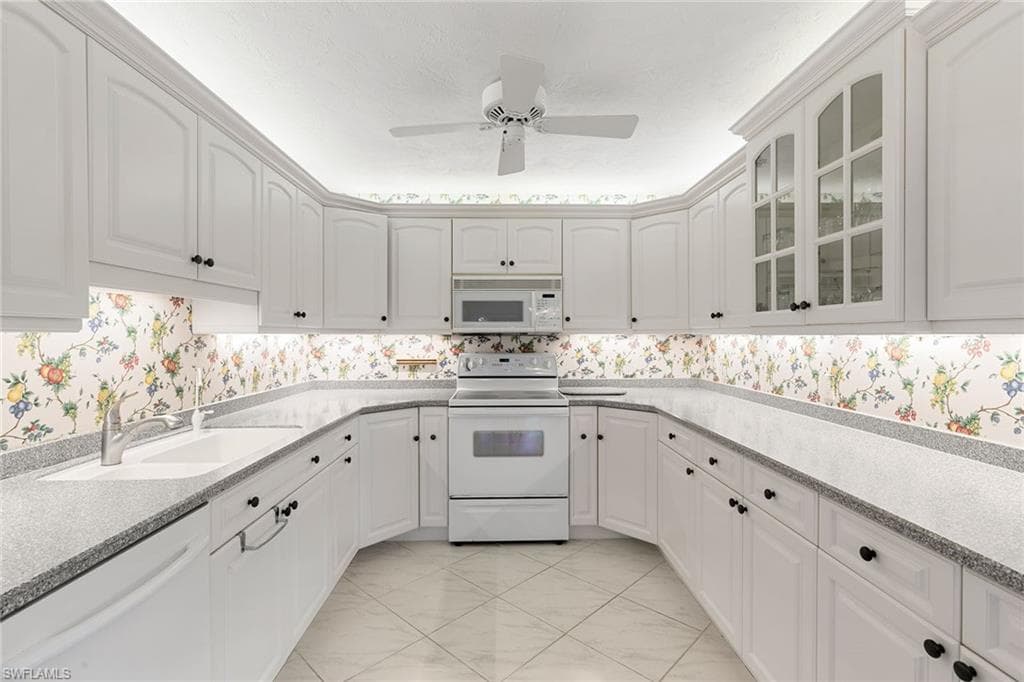 105 Clubhouse Ln C189, Naples, FL 34105-4