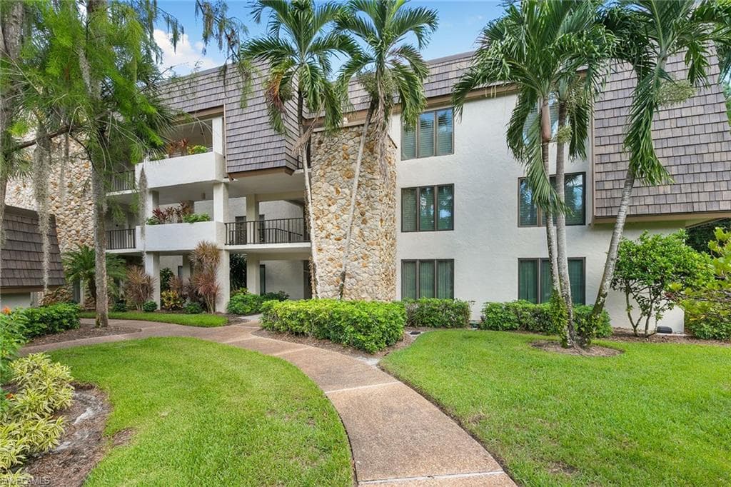105 Clubhouse Ln C189, Naples, FL 34105-5