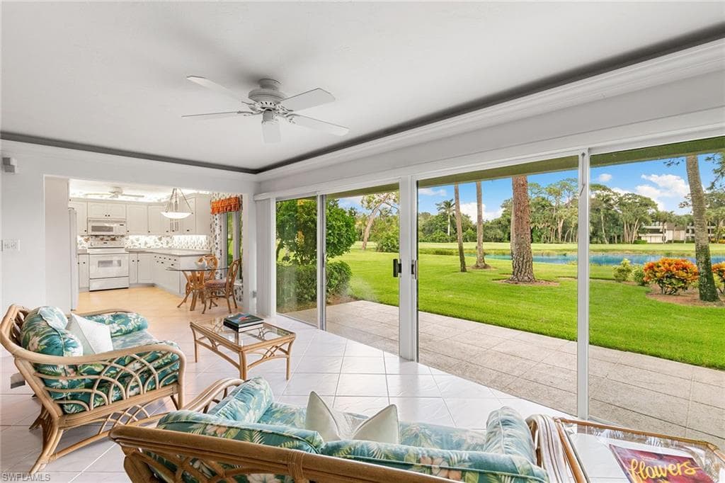 105 Clubhouse Ln C189, Naples, FL 34105-7