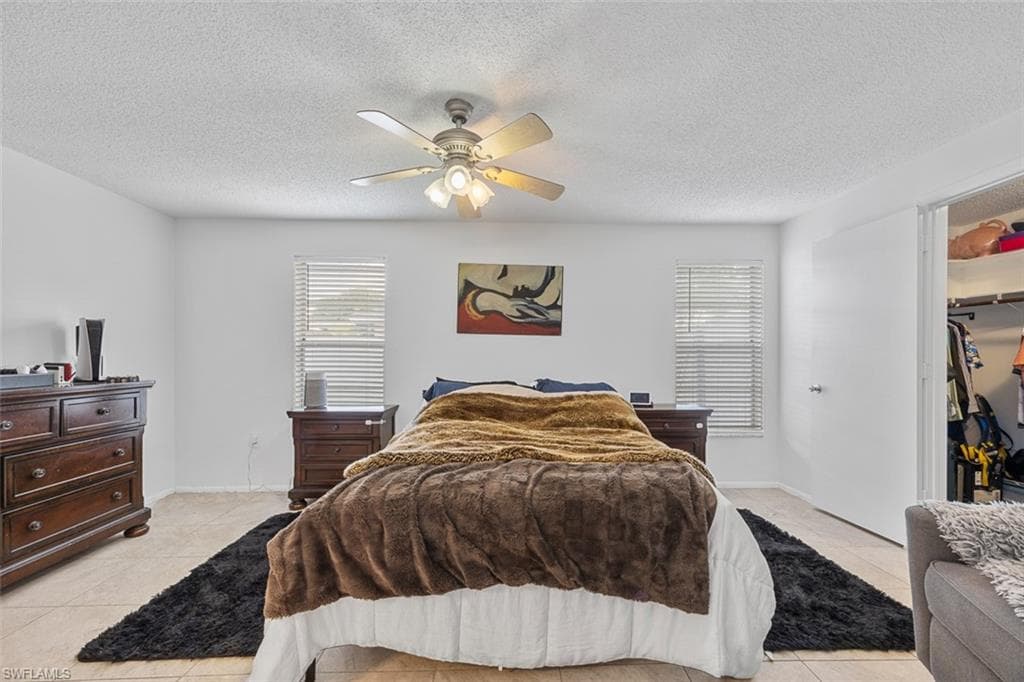 4633 31st Ave SW, Naples, FL 34116-8