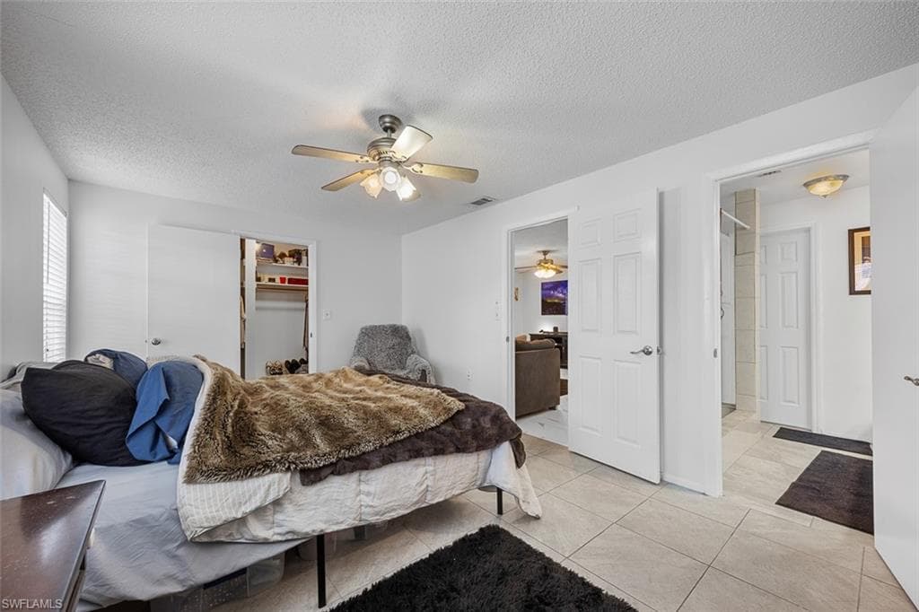 4633 31st Ave SW, Naples, FL 34116-10
