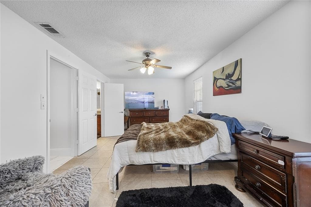 4633 31st Ave SW, Naples, FL 34116-11
