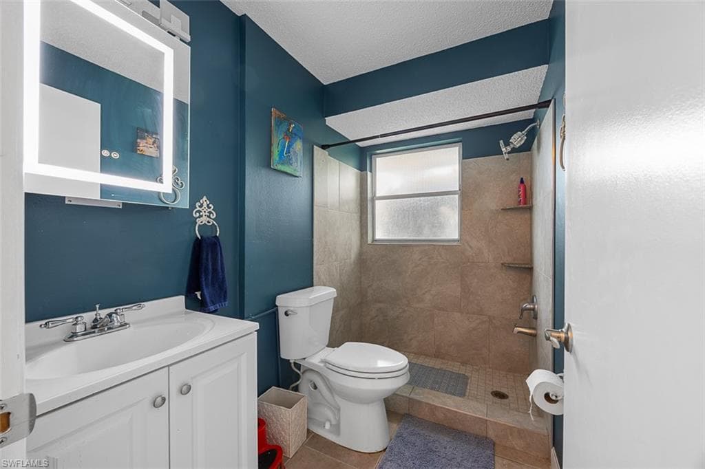 4633 31st Ave SW, Naples, FL 34116-17