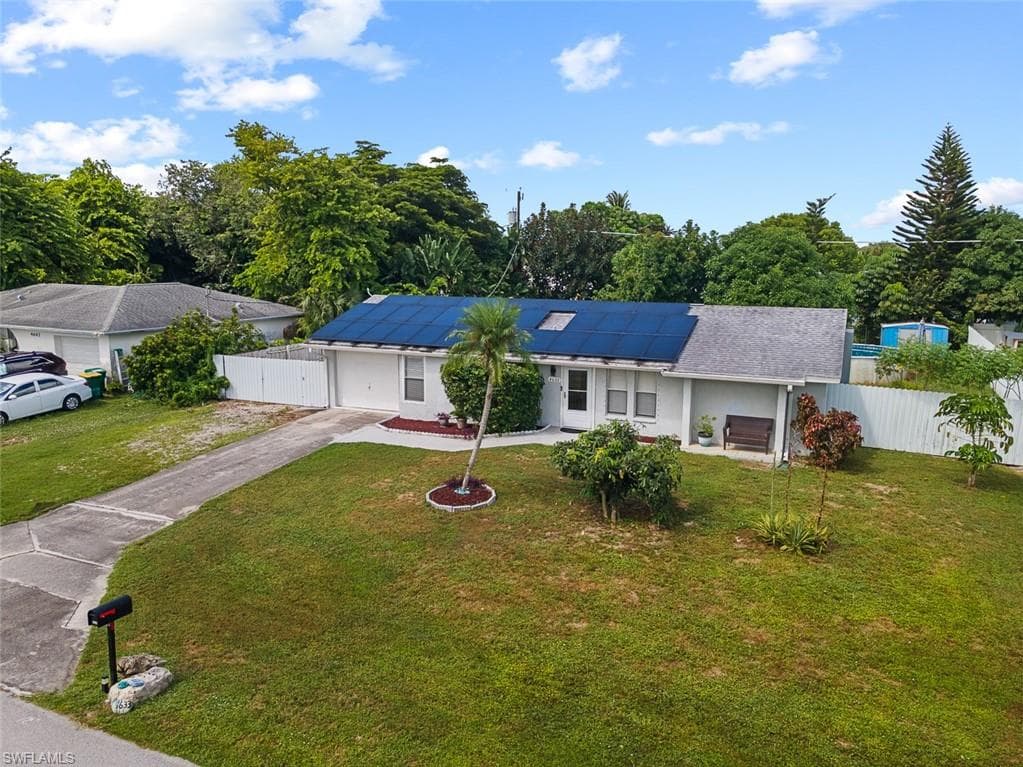 4633 31st Ave SW, Naples, FL 34116-1