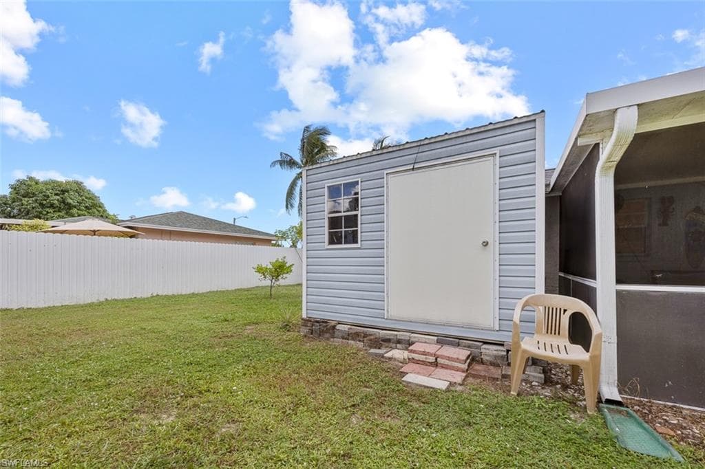 4633 31st Ave SW, Naples, FL 34116-33