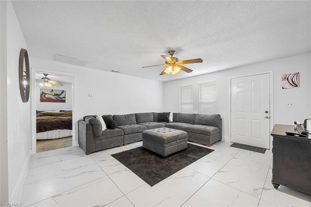 4633 31st Ave SW, Naples, FL 34116-3