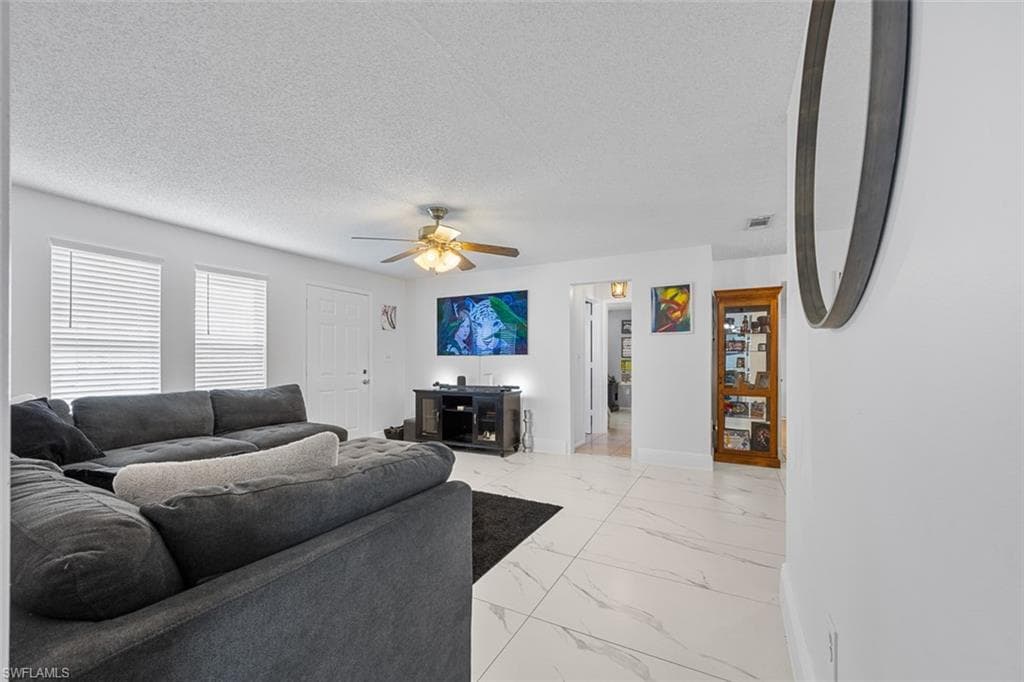 4633 31st Ave SW, Naples, FL 34116-4