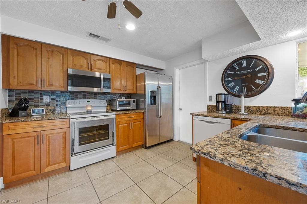 4633 31st Ave SW, Naples, FL 34116-6