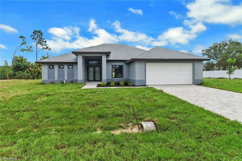 224 13th Ter, Cape Coral, FL 33990-1