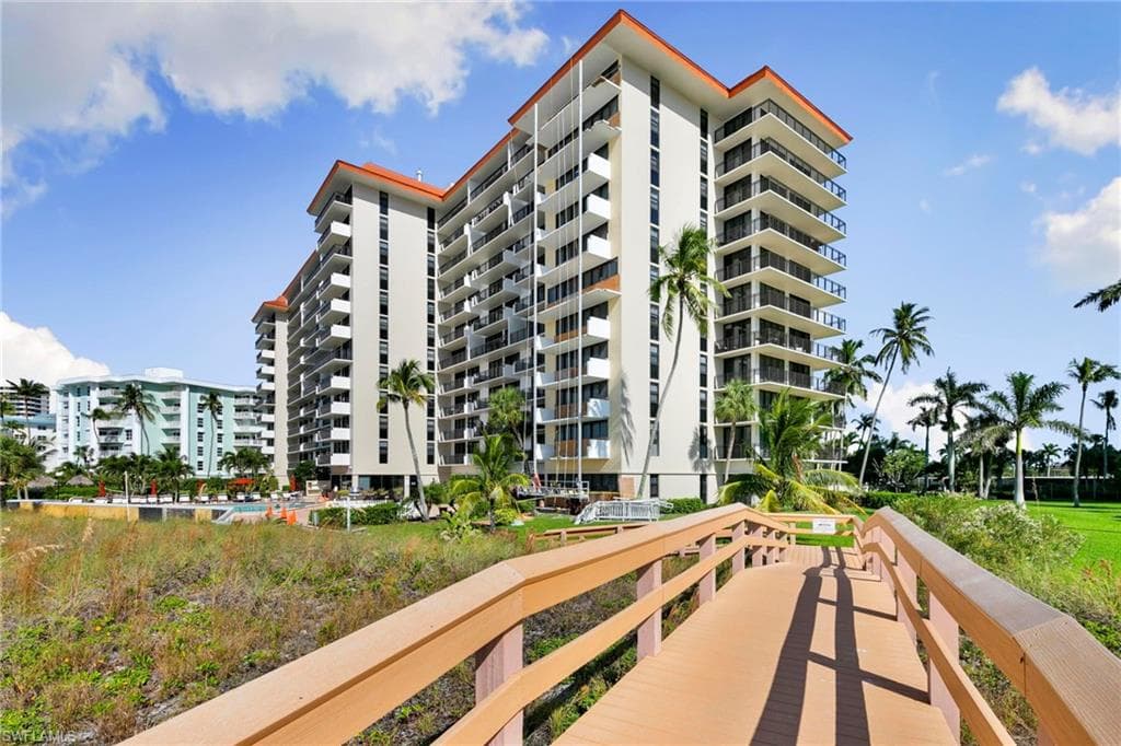 180 Seaview Ct 105, Marco Island, FL 34145-17