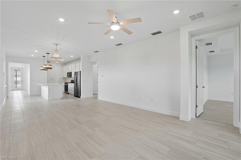 1873 Amador Ct, Naples, FL 34120-3