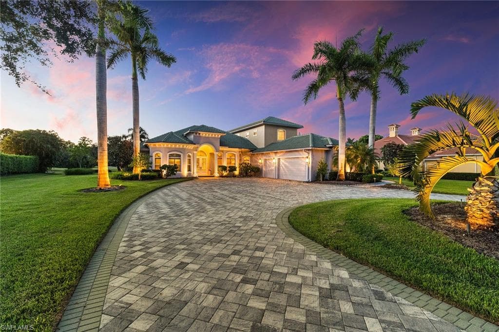 7627 Palmer Ct, Naples, FL 34113-3