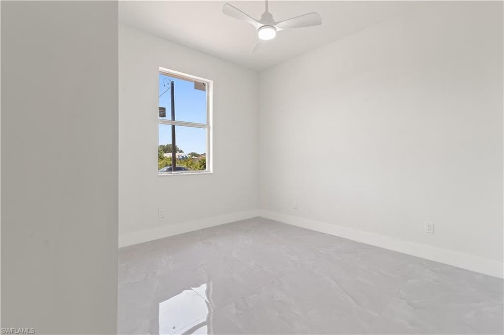 2600 57th St W, Lehigh Acres, FL 33971-8