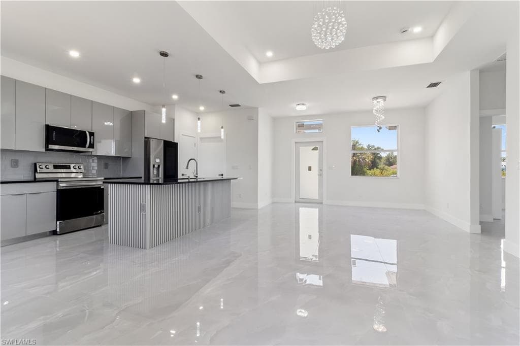 2600 57th St W, Lehigh Acres, FL 33971-4