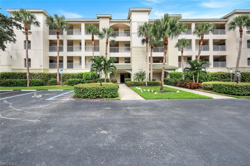 4120 Bayhead Dr 202, Bonita Springs, FL 34134-38