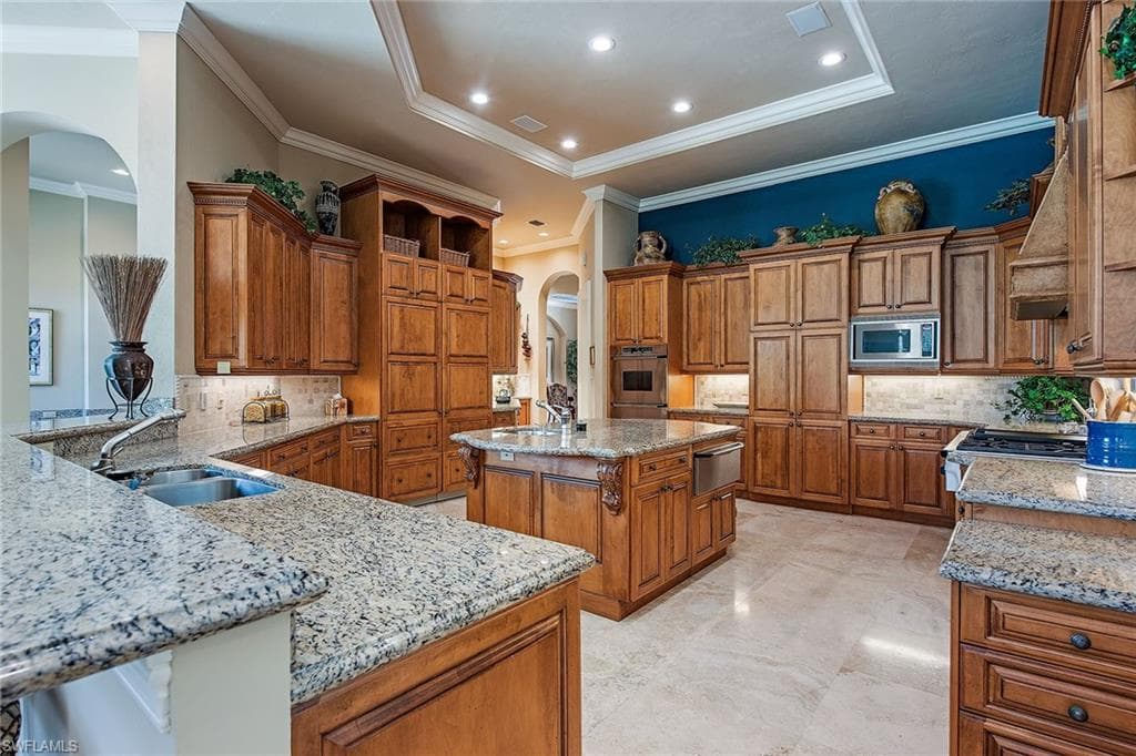 1124 Dormie Dr, Naples, FL 34108-16