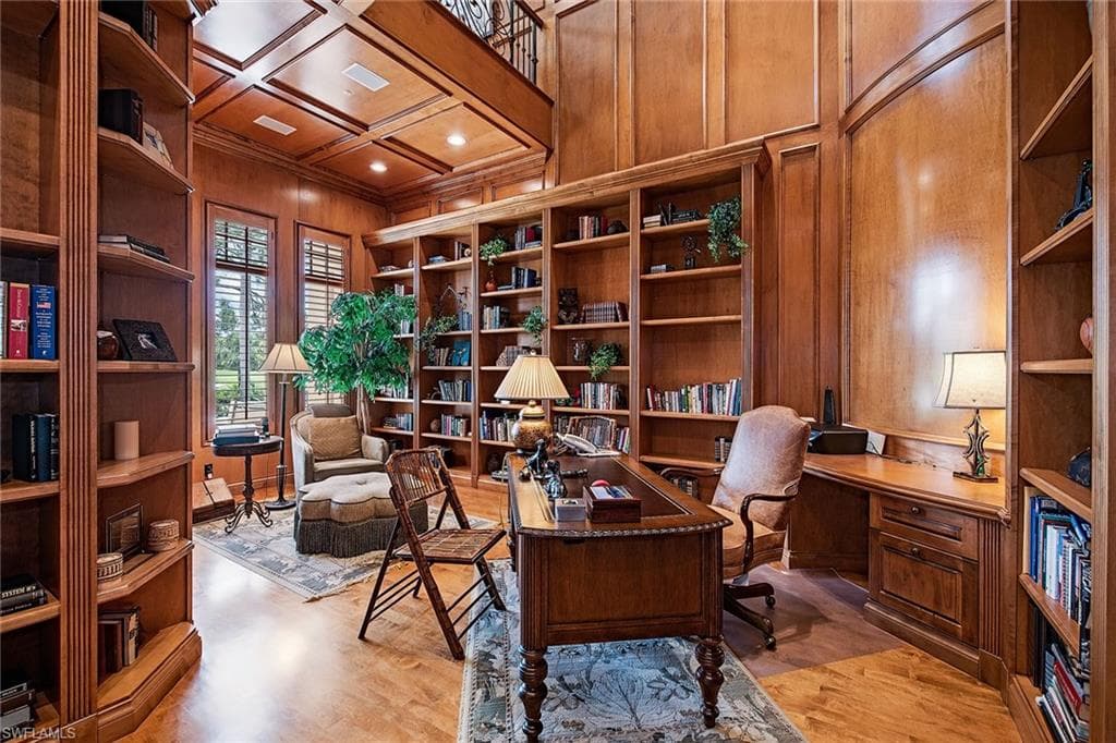 1124 Dormie Dr, Naples, FL 34108-22