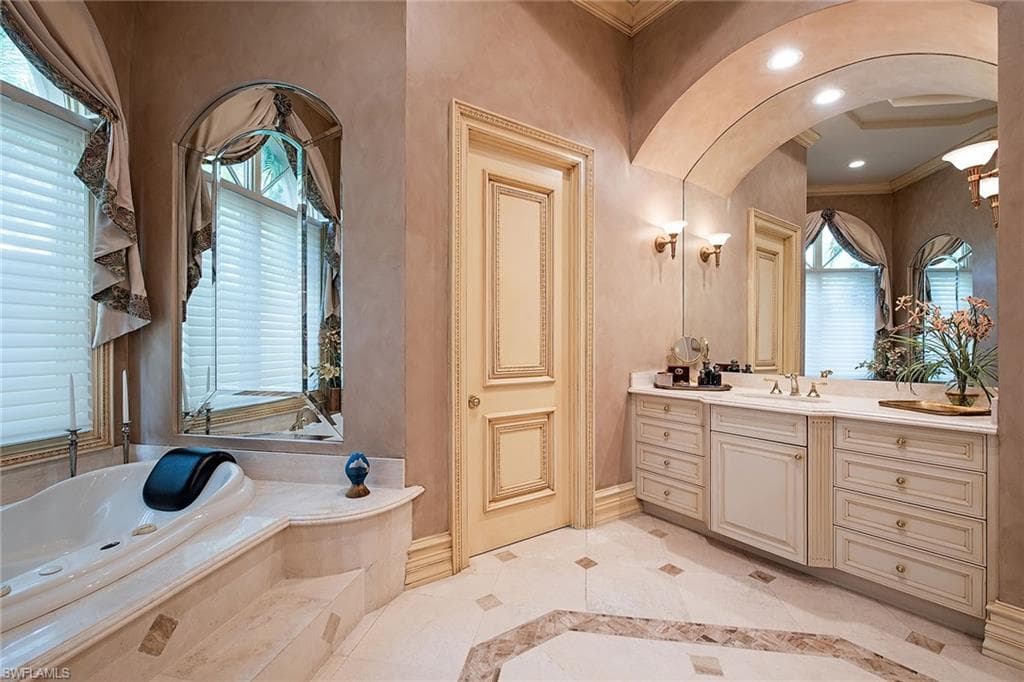 1124 Dormie Dr, Naples, FL 34108-30