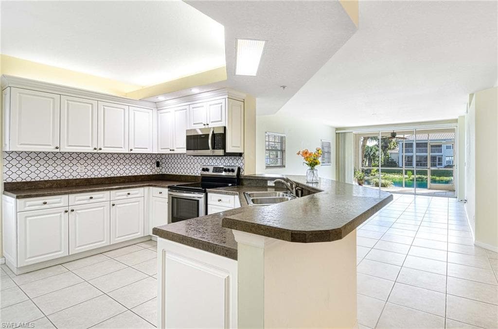 6804 Satinleaf Rd S 101, Naples, FL 34109-3
