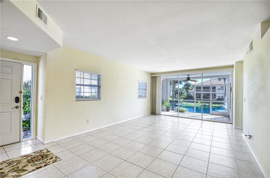 6804 Satinleaf Rd S 101, Naples, FL 34109-5