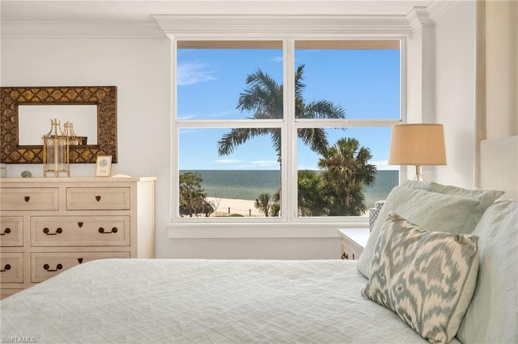 2121 Gulf Shore Blvd N 206, Naples, FL 34102-8