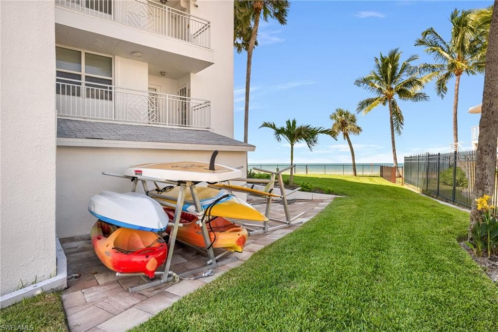 2121 Gulf Shore Blvd N 206, Naples, FL 34102-14